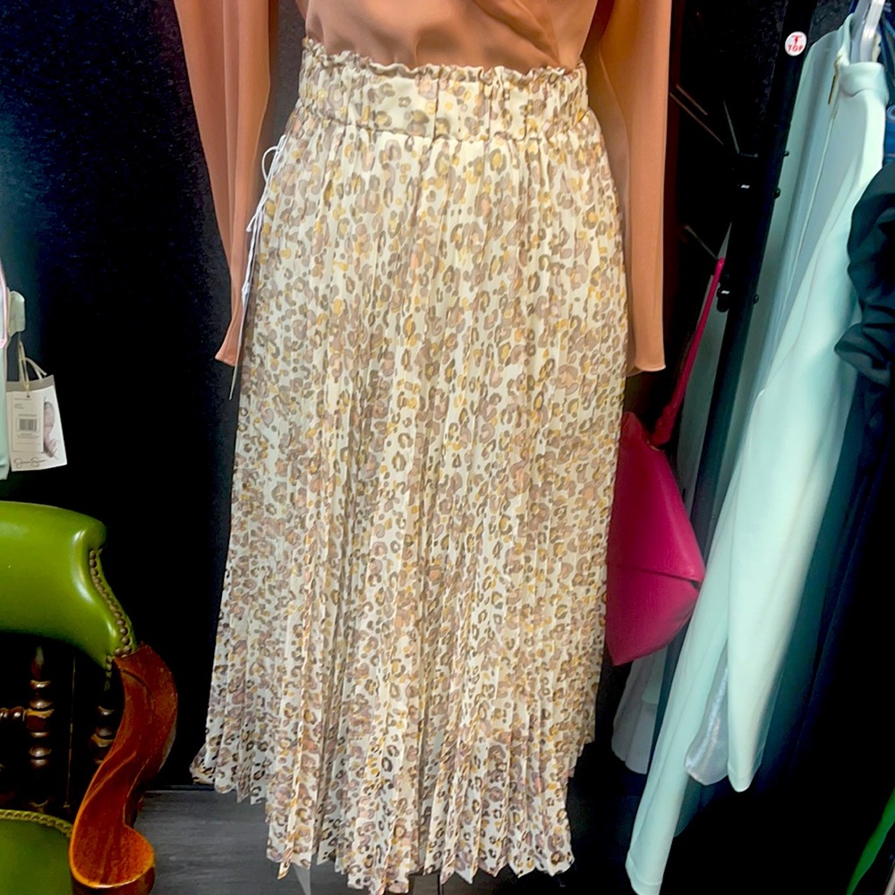 SOFT PLEATED SKIRT SZ PS